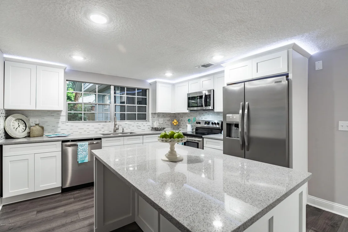 Photo of 335 SPRING FOREST Avenue