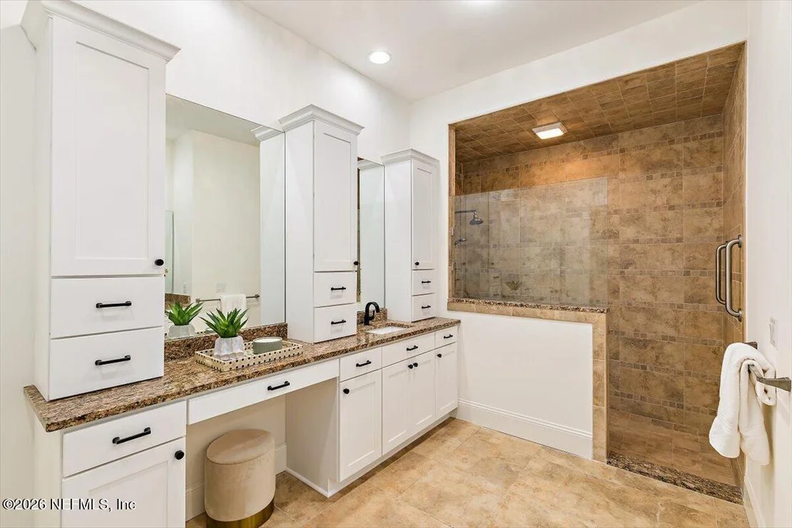 Photo of 5226 COMMISSIONERS Drive