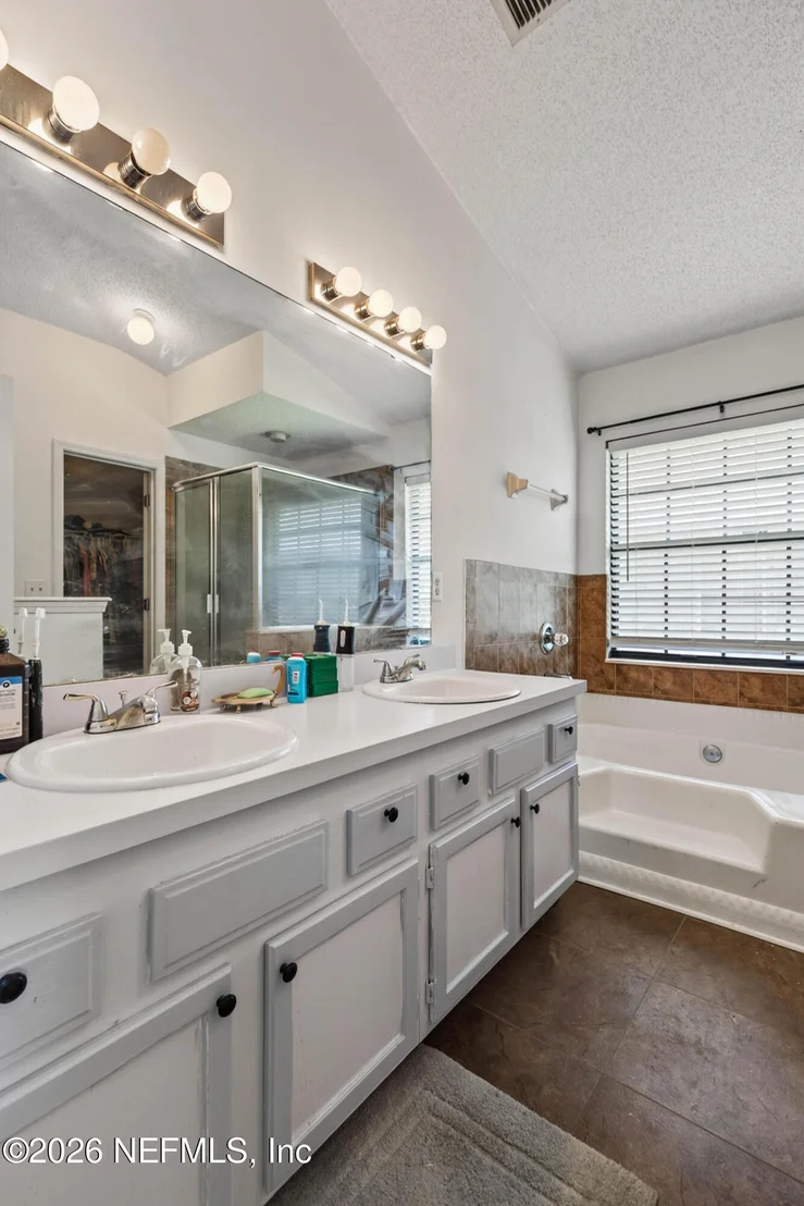 Photo of 1641 SPRING OAKS Lane