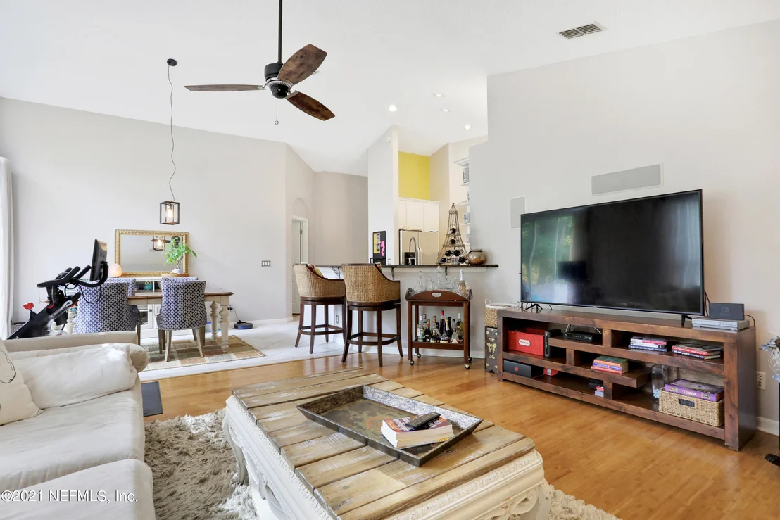 Photo of 321 JOHNS GLEN Drive