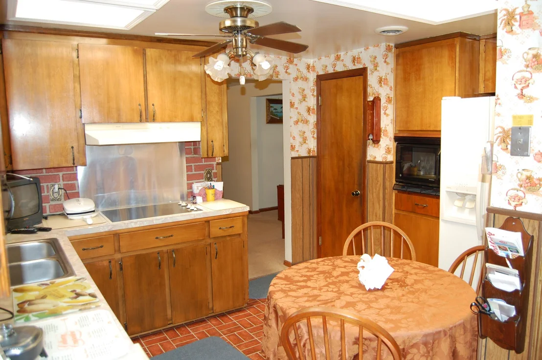 Photo of 2810 Robinette Drive