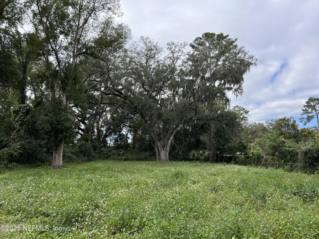 Photo of 1718 MARION Road