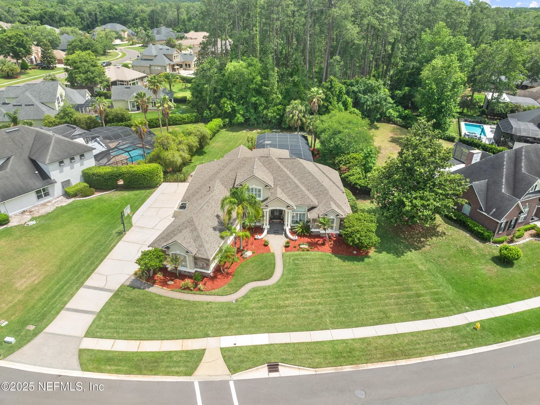 Photo of 389 SUMMERSET Drive
