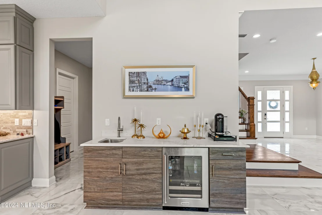 Photo of 10511 SILVERBROOK Trail