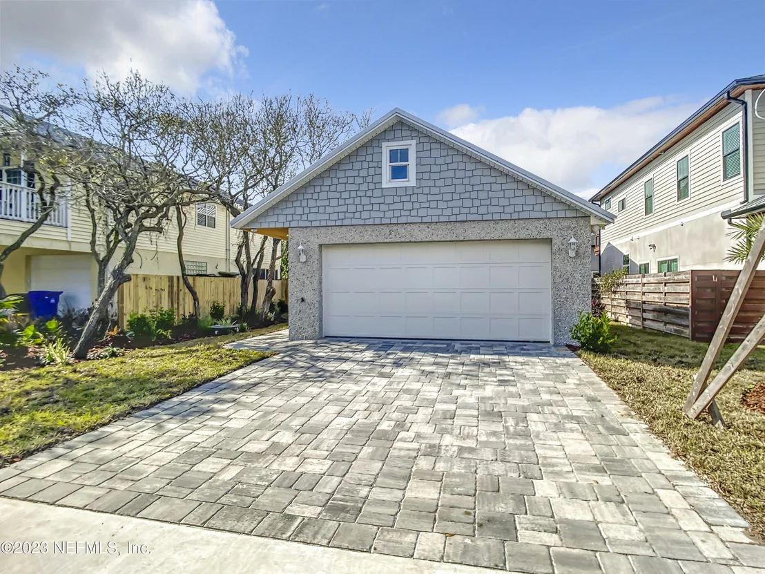 Photo of 6635 MADISON Street