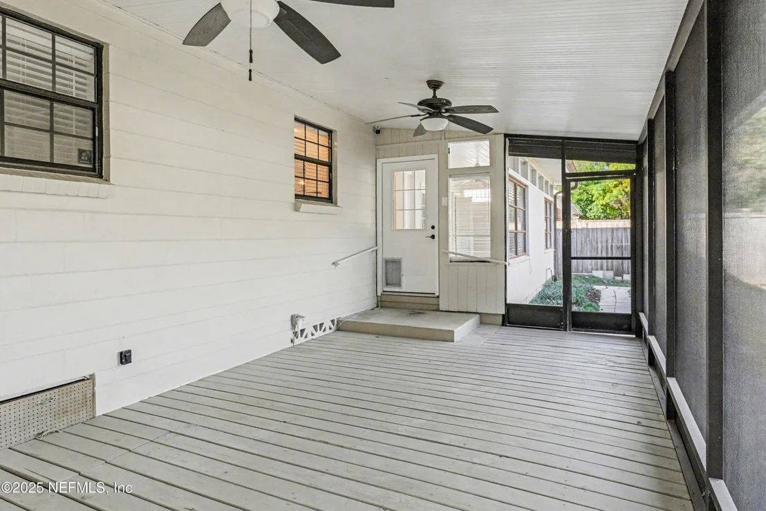 Photo of 2537 BUTTONWOOD Drive