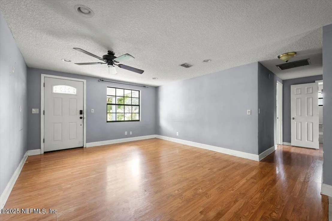 Photo of 360 CANIS Drive W