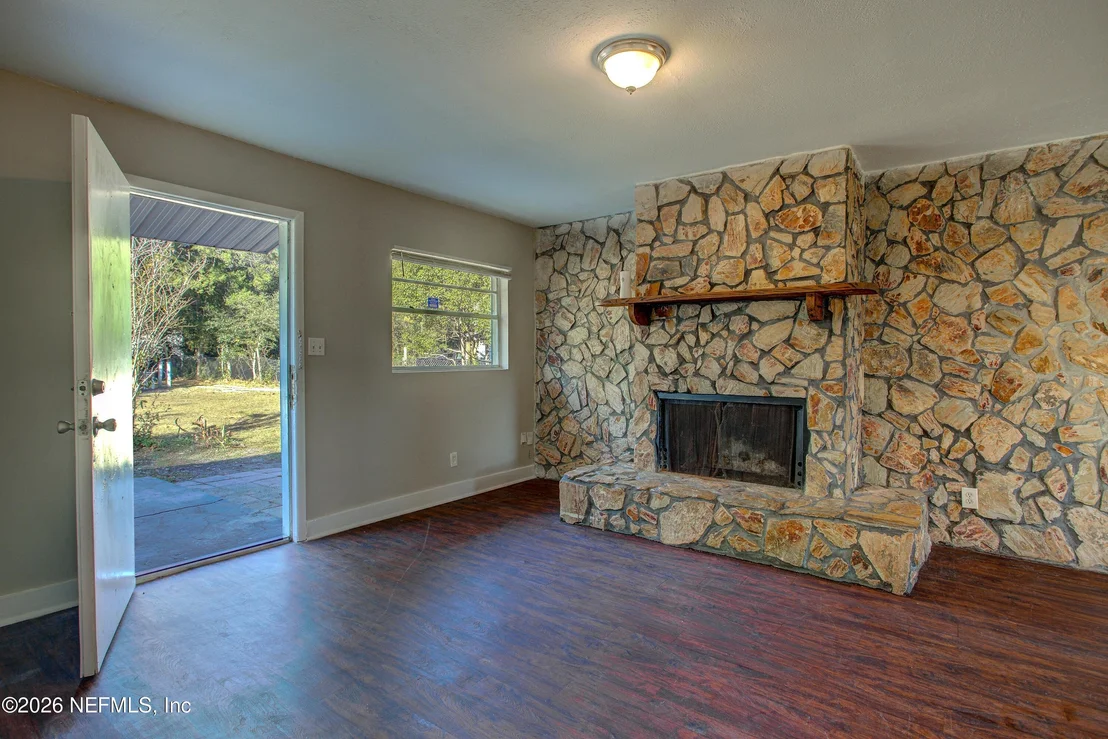 Photo of 5831 CARTER Lane