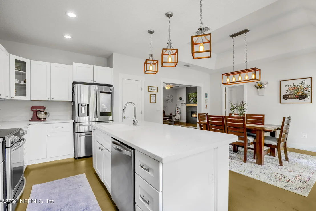 Photo of 540685 LEM TURNER Road