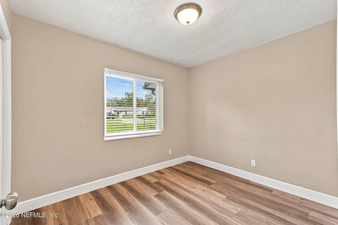 Photo of 517 NIGHTINGALE Road