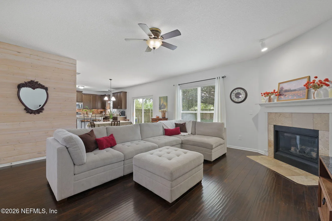 Photo of 1341 RIVER CITY Street