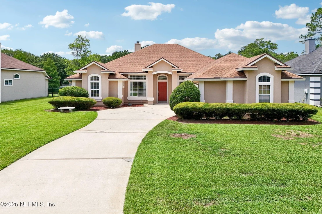 Photo of 392 MAPLEWOOD Drive