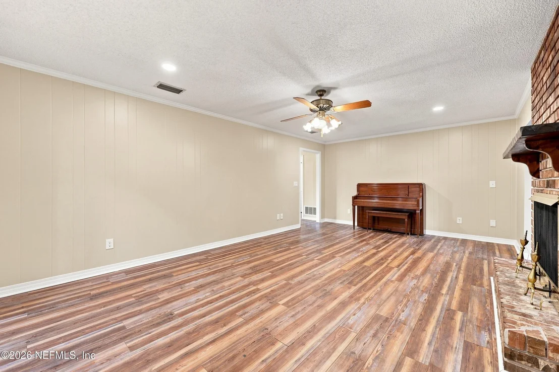 Photo of 2069 MONMOUTH Circle