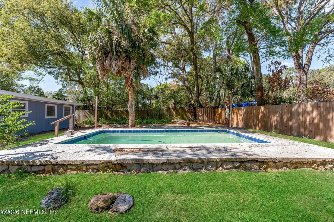 Photo of 7541 MAYAPPLE Road