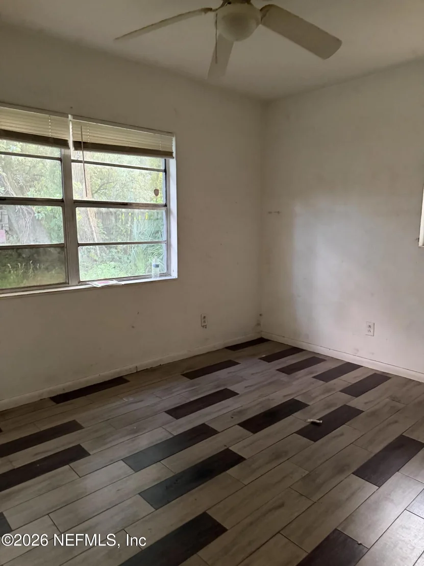 Photo of 528 TROUT RIVER Drive
