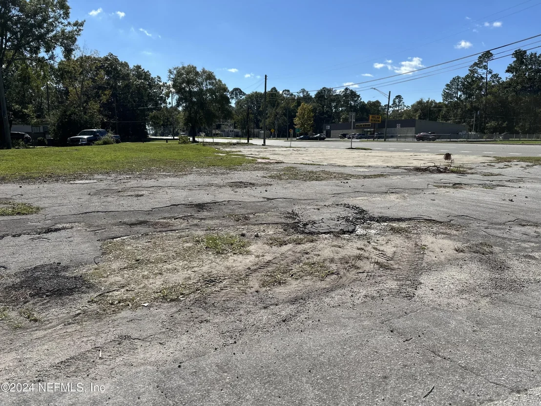 Photo of 225 US-301 S