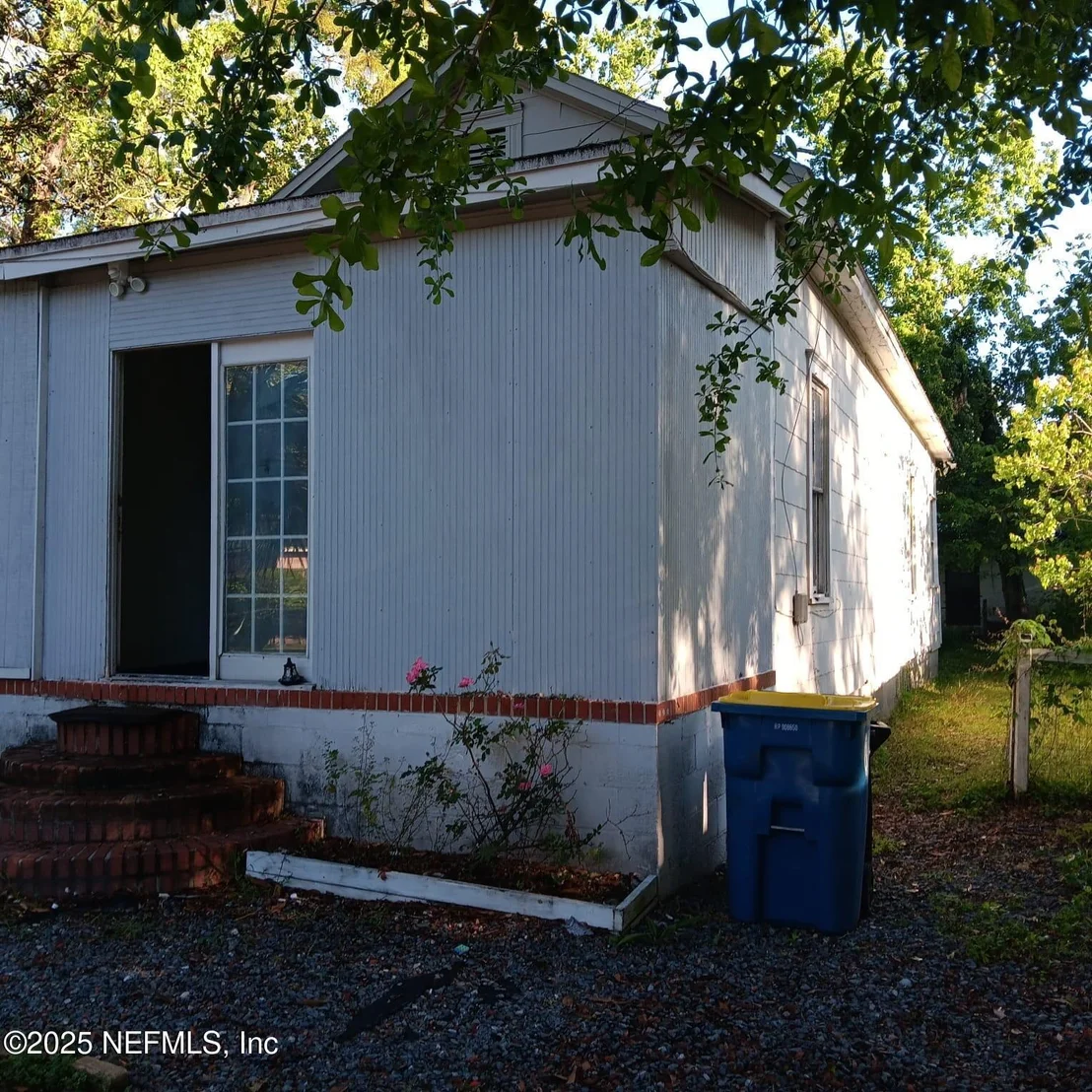 Photo of 2005 MOREHOUSE Road
