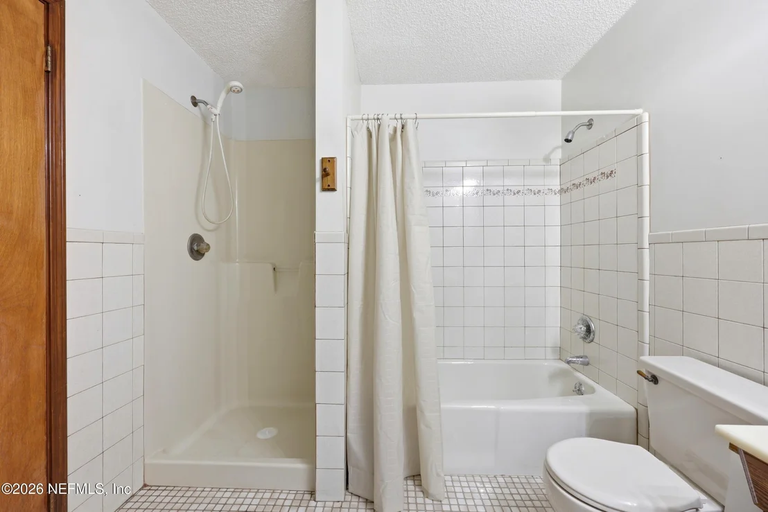 Photo of 1733 HEREFORD Road