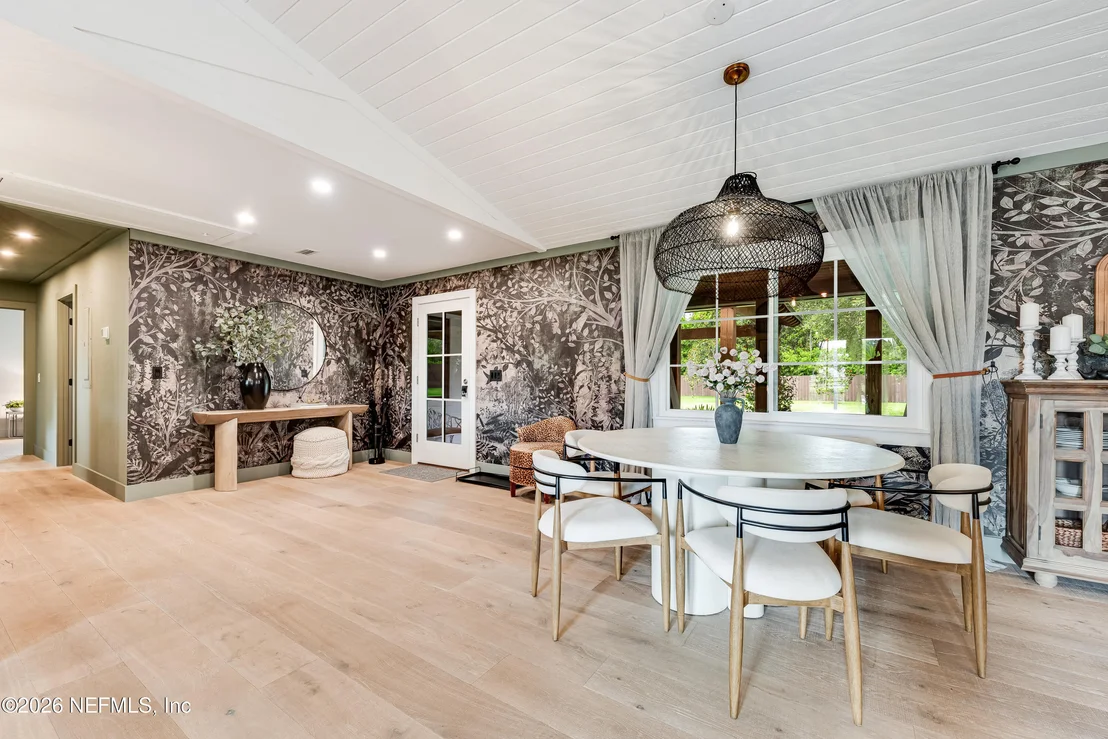 Photo of 532 MOONSHINE Drive