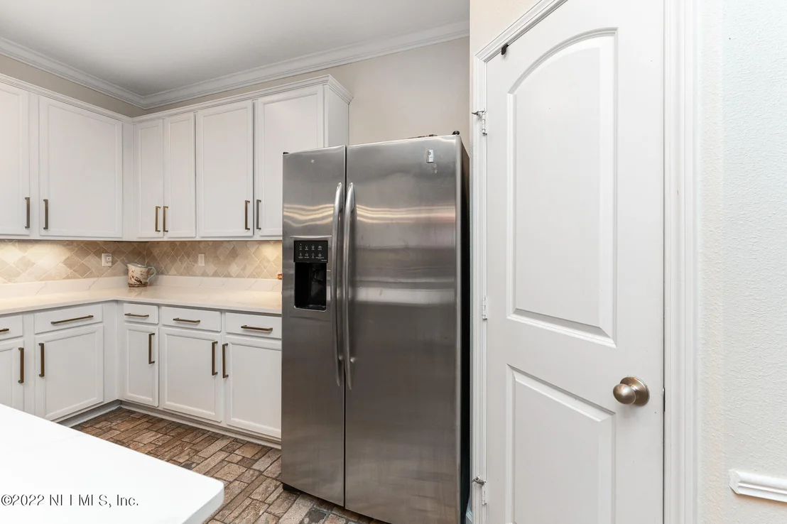 Photo of 120 N ATHERLEY Road