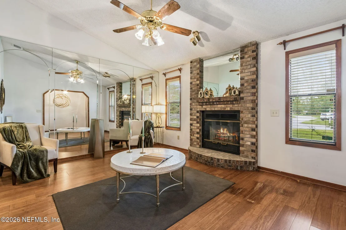 Photo of 794 CAMERON Drive