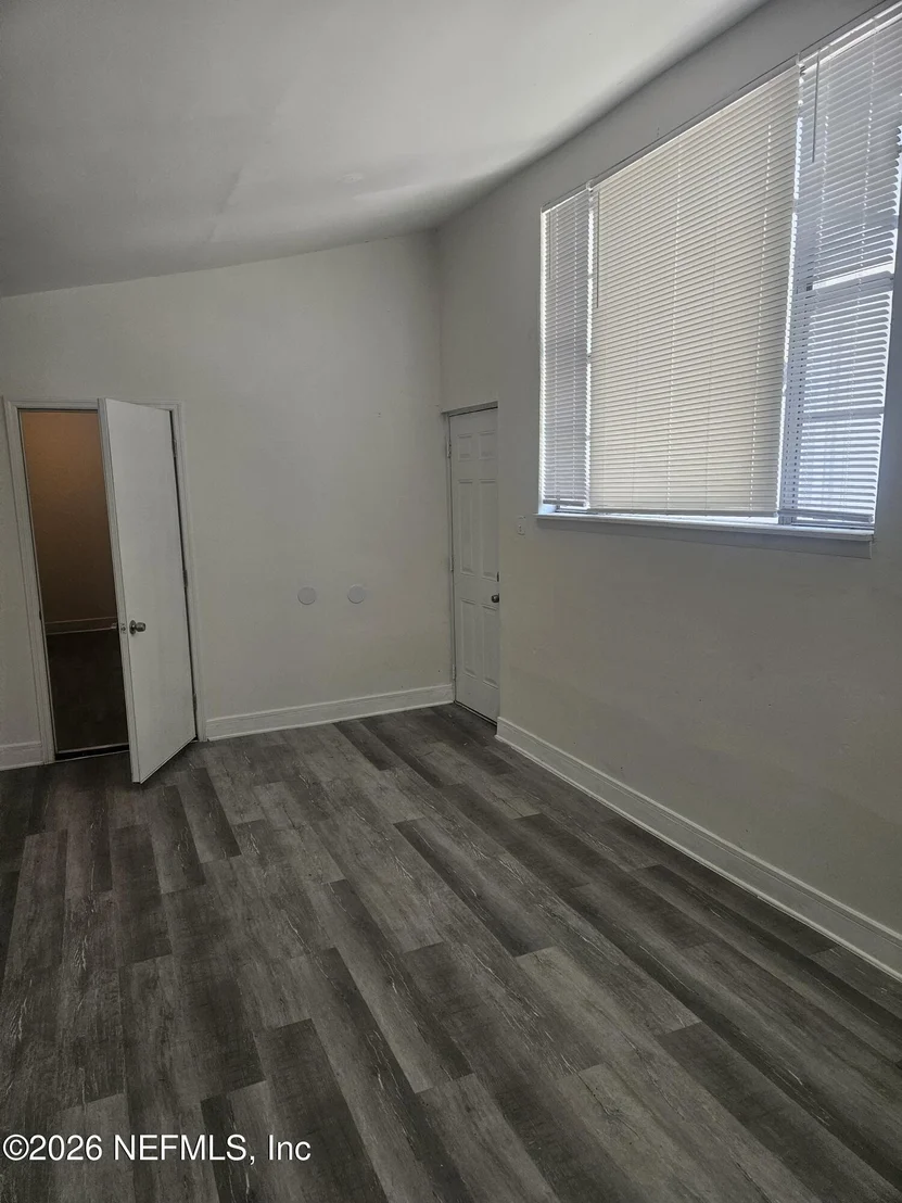 Photo of 2416 JOHNSON Avenue