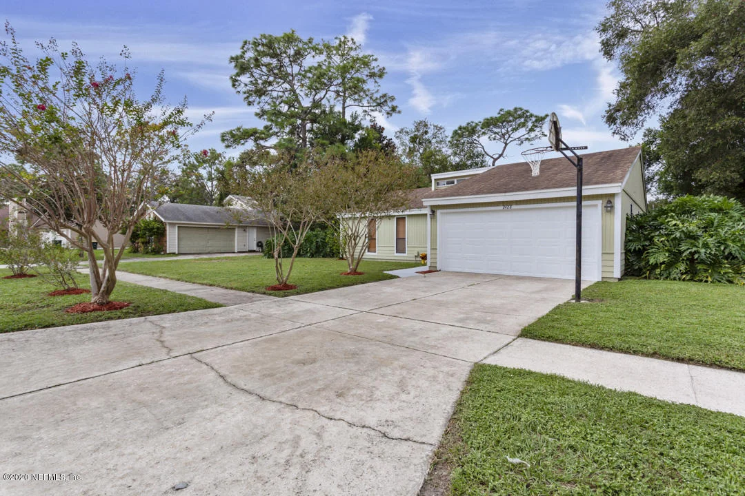 Photo of 2428 OAKVIEW Drive