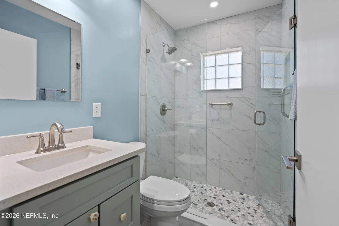 Photo of 907 QUEEN Road