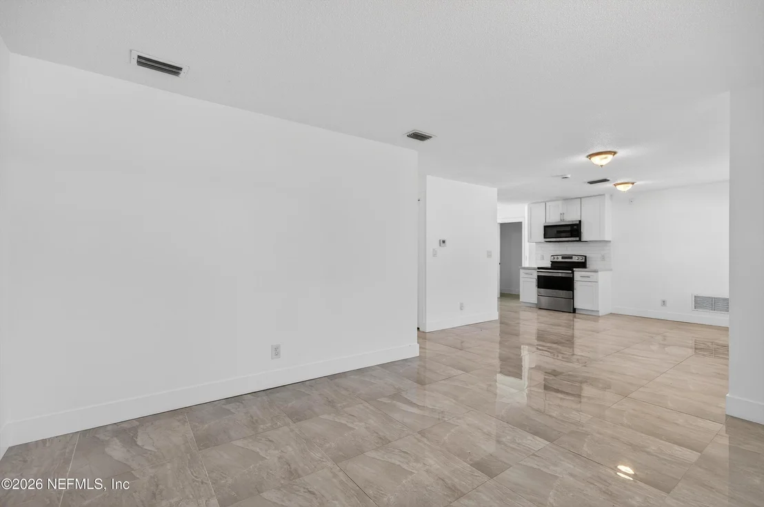 Photo of 217 CARVER Street W