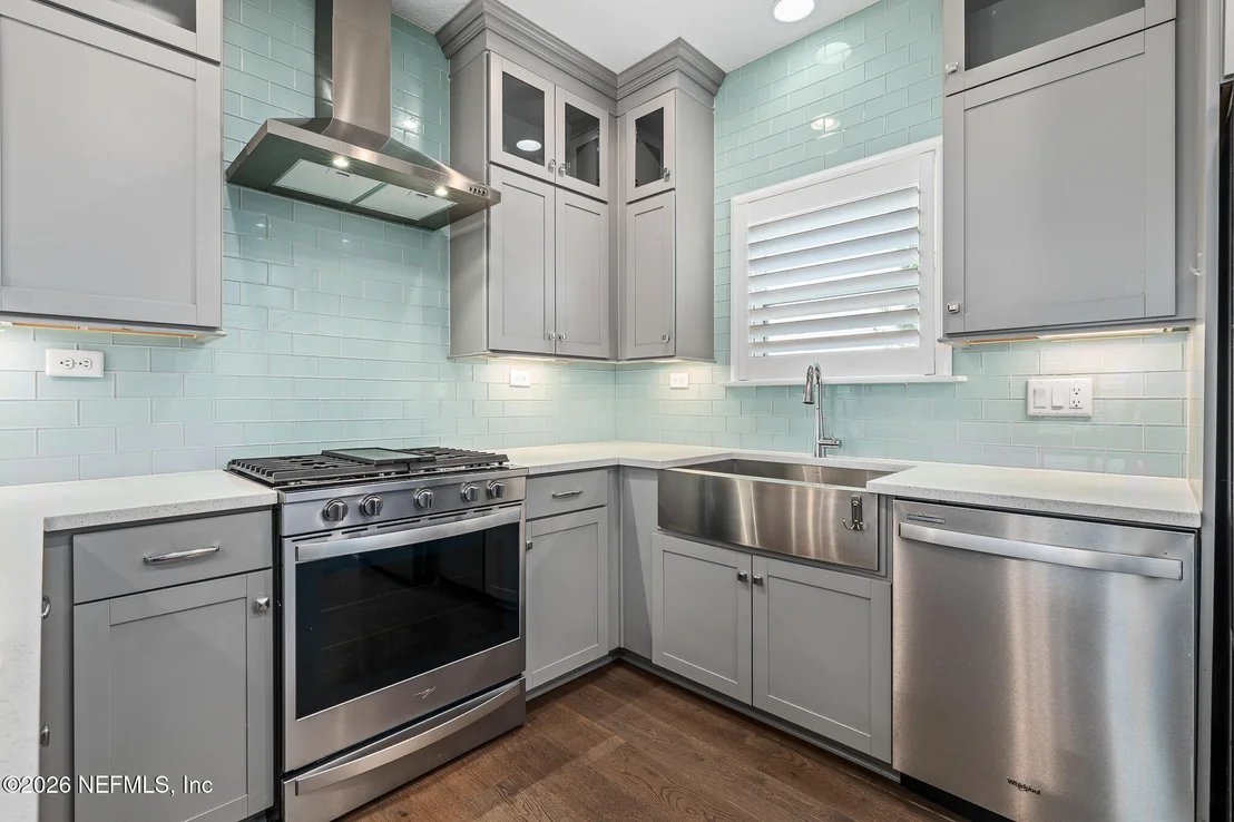 Photo of 27 SAINT BARTS Avenue