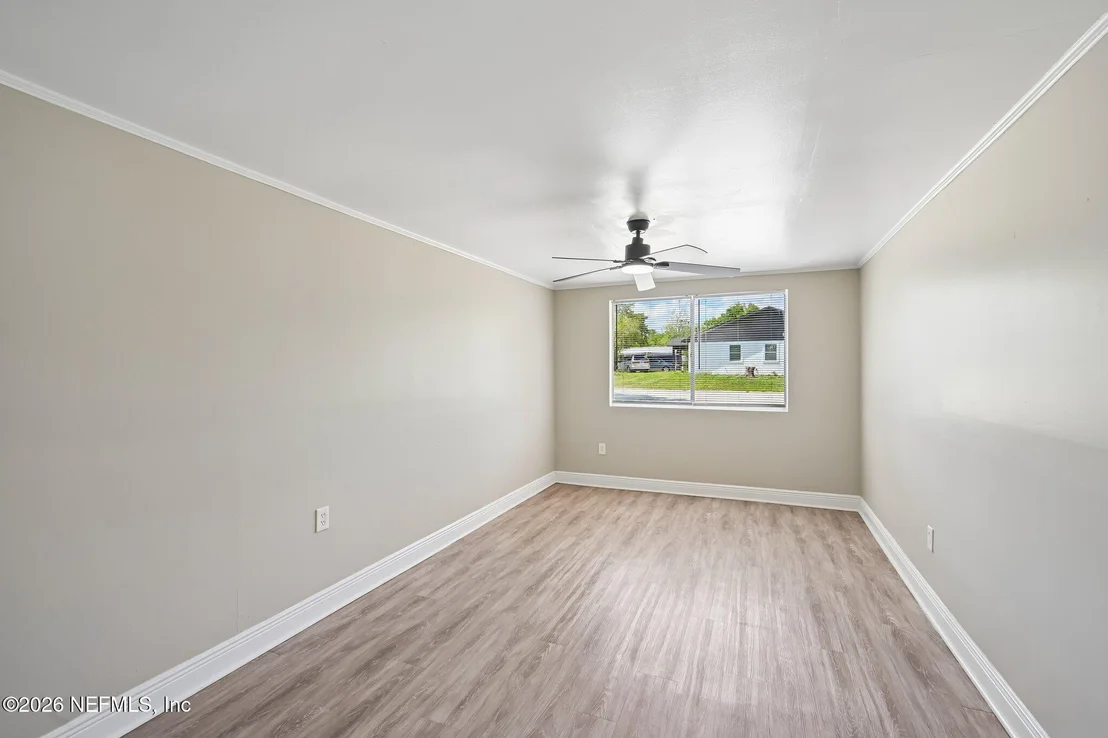 Photo of 10554 DOBELL Road