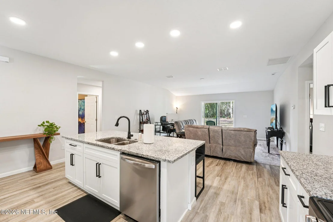 Photo of 6971 COMO Road