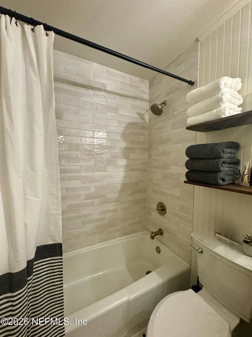 Photo of Unit 6C at 22 COMARES Avenue