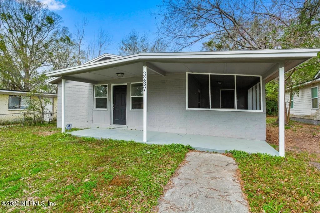 Photo of 3237 PHYLLIS Street