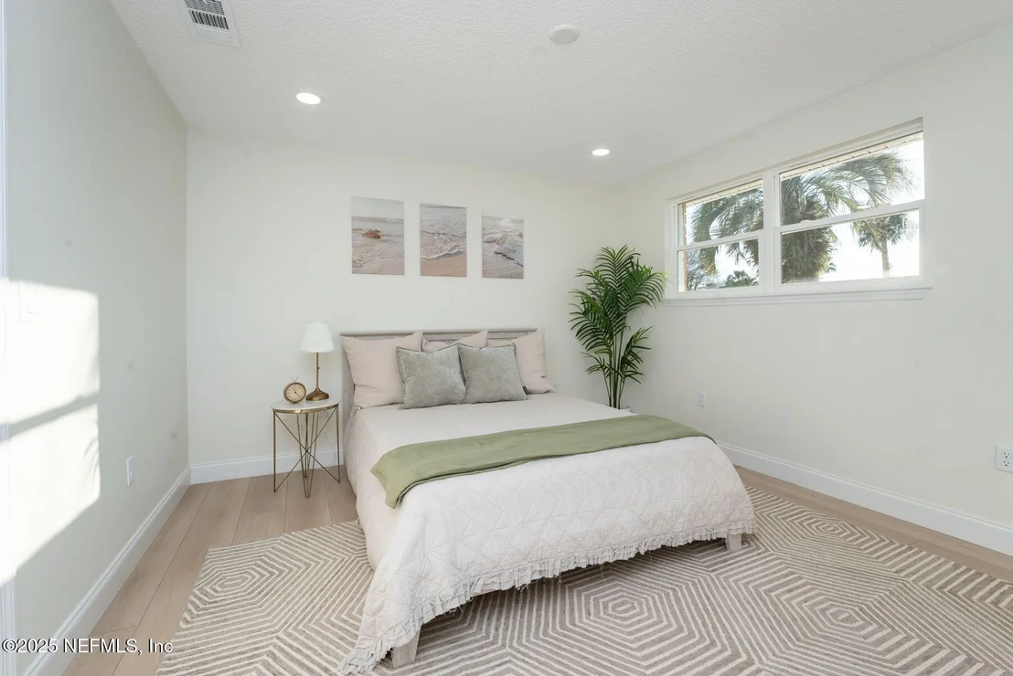 Photo of 423 ROYAL PALMS Drive