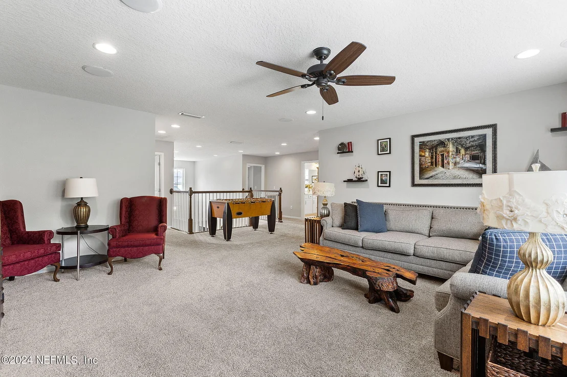 Photo of 387 PALISADE Drive