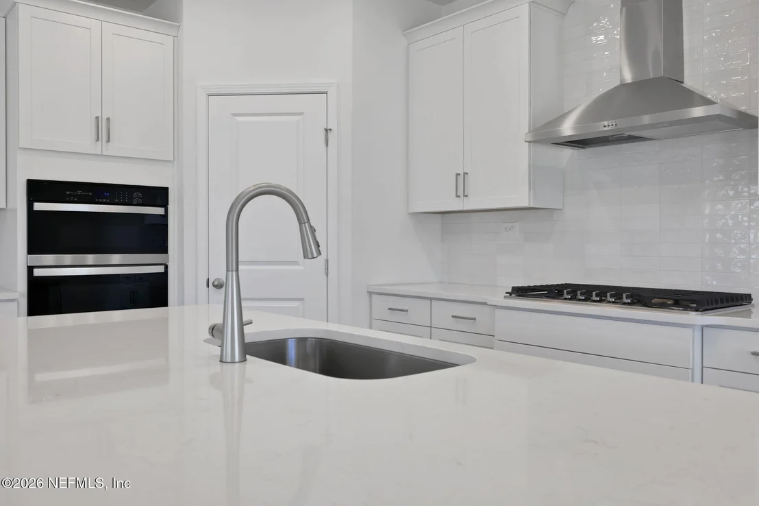 Photo of 798 FARMFIELD Drive