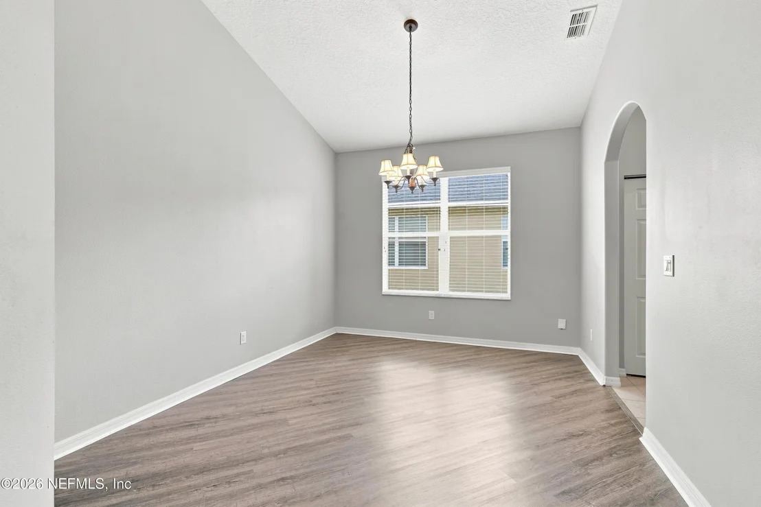 Photo of 629 KNOLLWOOD Lane