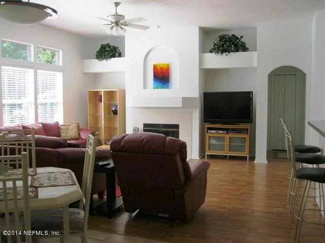 Photo of 212 Bobolink Place