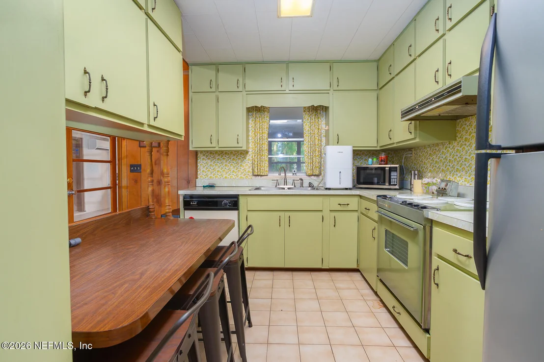 Photo of 202 SAINT JOHNS Drive