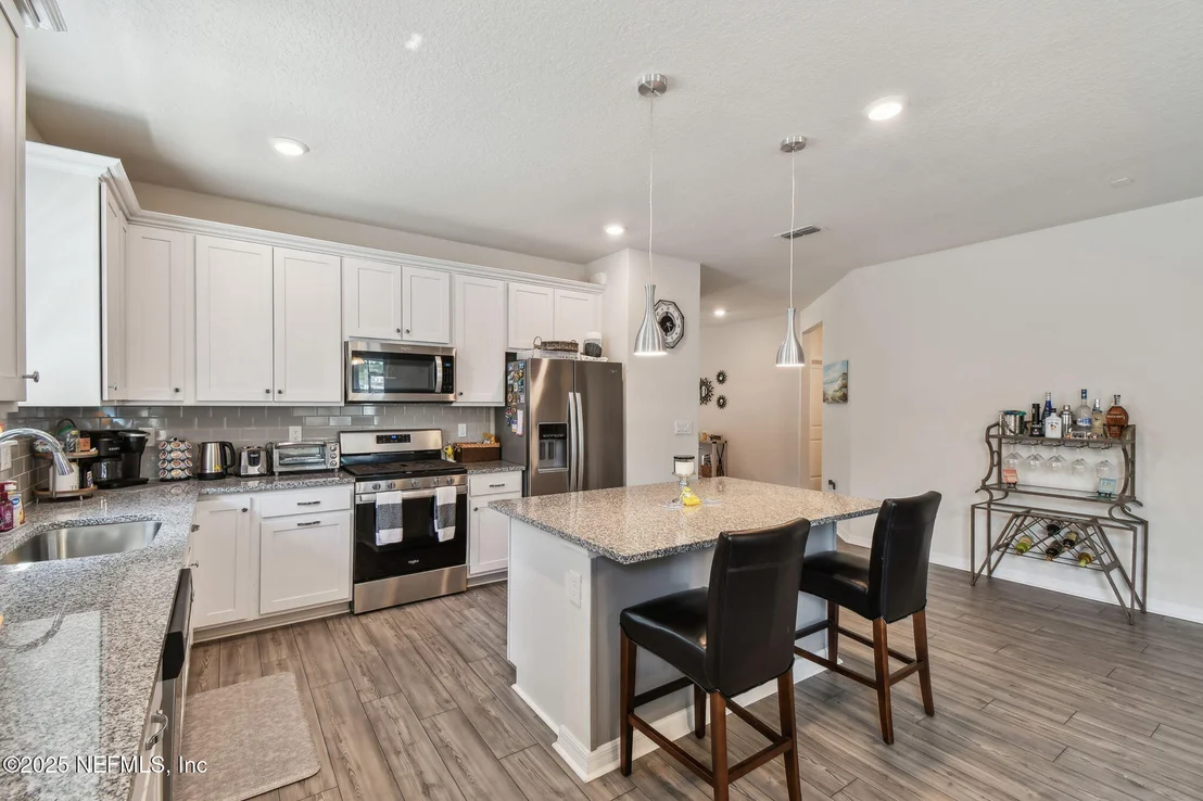 Photo of 182 MYRTLE OAK Court