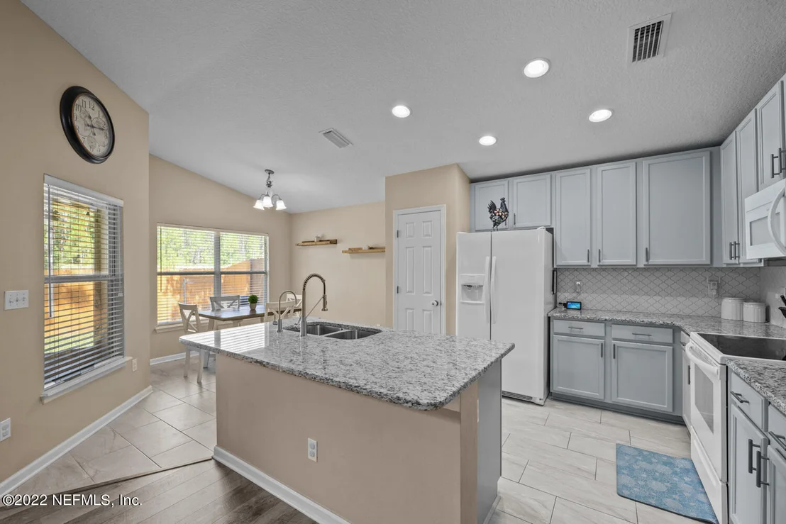 Photo of 2472 WILLOWBEND Drive