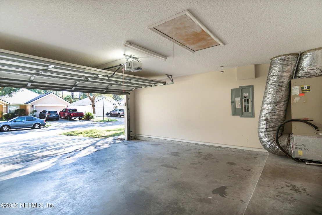 Photo of 1054 MOOSEHEAD Drive