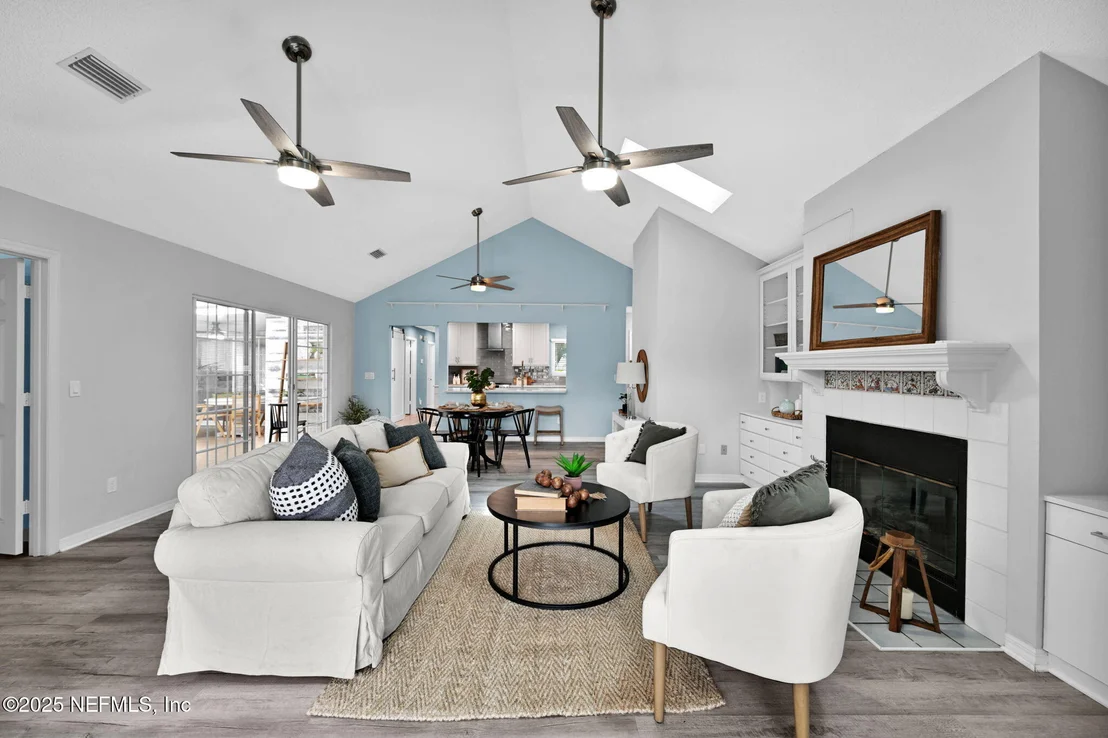 Photo of 107 HAMMOCK Circle