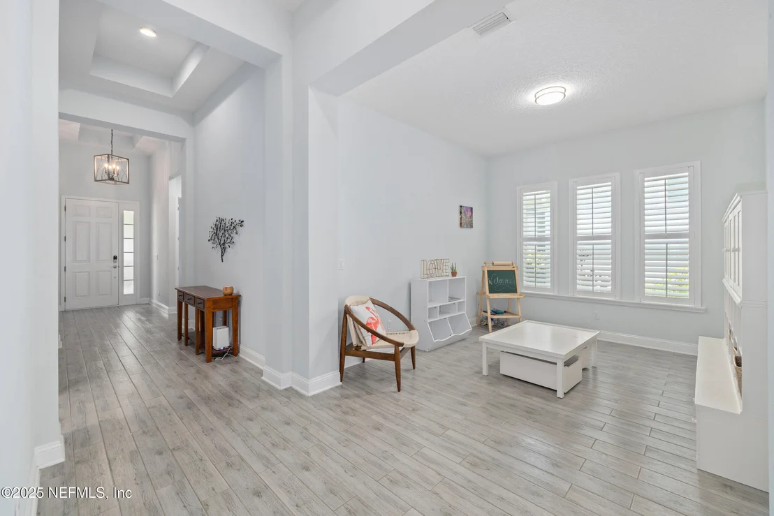 Photo of 162 PARKBLUFF Circle
