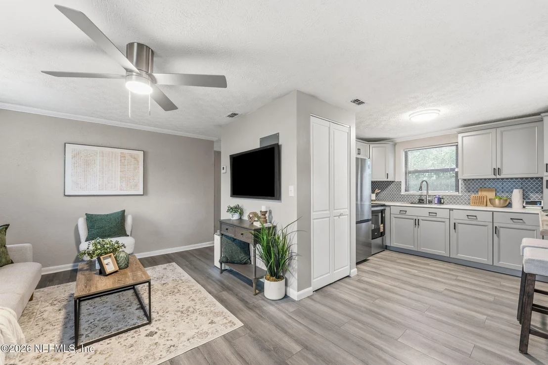 Photo of 10516 ITHACA Drive