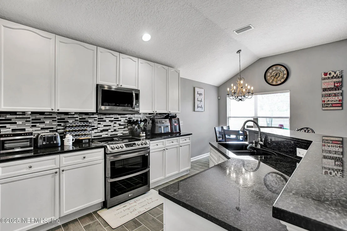 Photo of 1709 WINDOVER Place