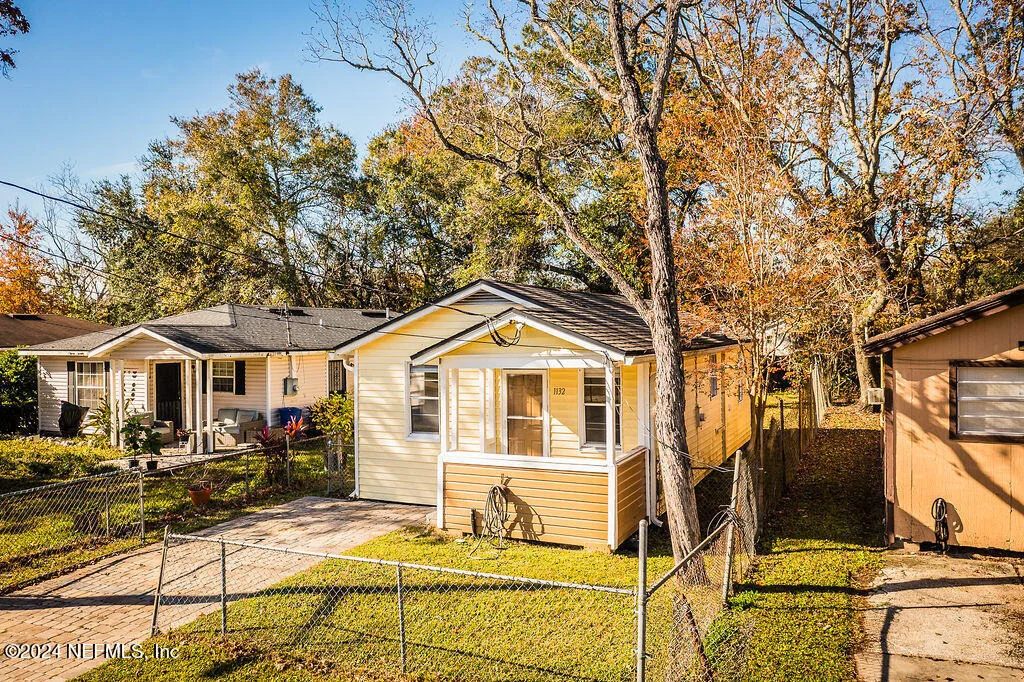 Photo of 1132 DIVISION Street