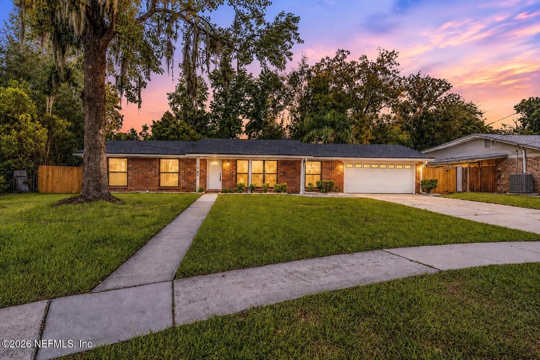 Photo of 1720 BAY Circle W