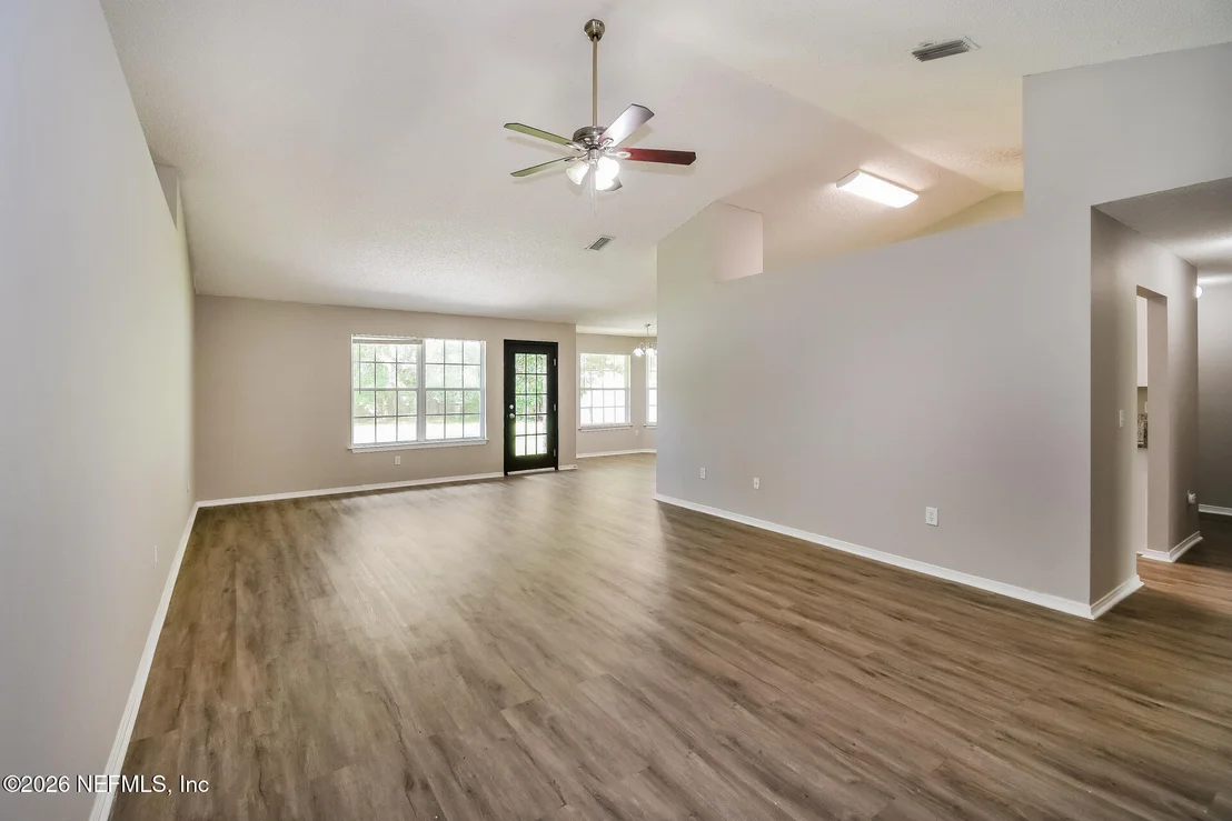 Photo of 2125 PINE TREE Lane